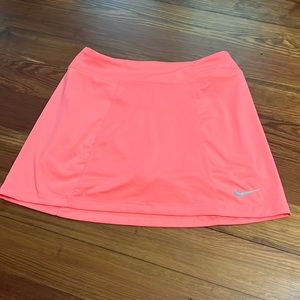 Nike bright coral golf skirt (XS)